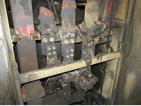 高壓開關(guān)柜當(dāng)你長時(shí)間處于潮濕環(huán)境中會發(fā)生什么？