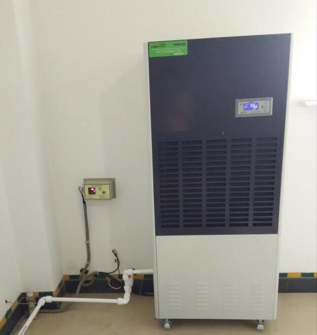 如何消除高壓室開關柜濕度的問題?