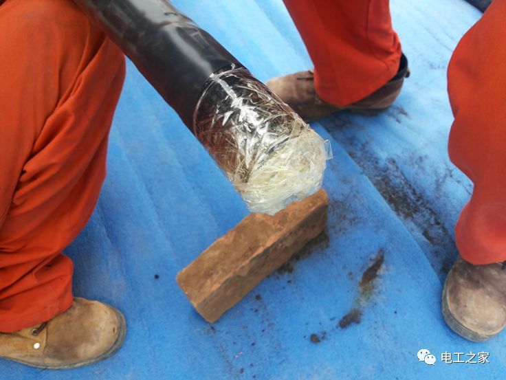 一條完成開關柜安裝，電纜橋架施工，電纜敷設及布線施工，照明配電箱施工