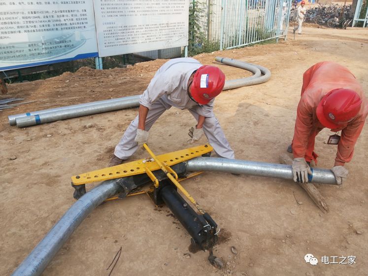 一條完成開關柜安裝，電纜橋架施工，電纜敷設及布線施工，照明配電箱施工