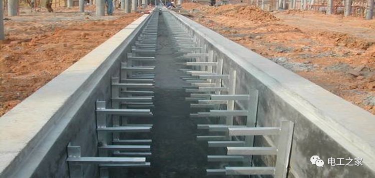 一條完成開關柜安裝，電纜橋架施工，電纜敷設及布線施工，照明配電箱施工