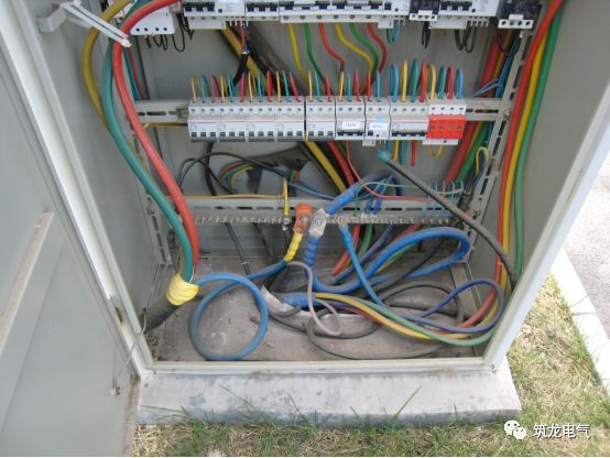 《建筑電氣工程施工質(zhì)量驗(yàn)收規(guī)范》GB50303-2015 配電箱(機(jī)柜)安裝詳細(xì)說明!