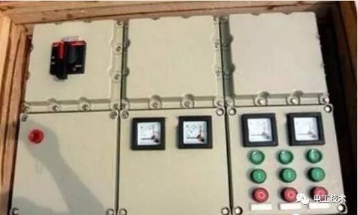 分析了配電箱的內(nèi)部結(jié)構(gòu),誰能理解它?