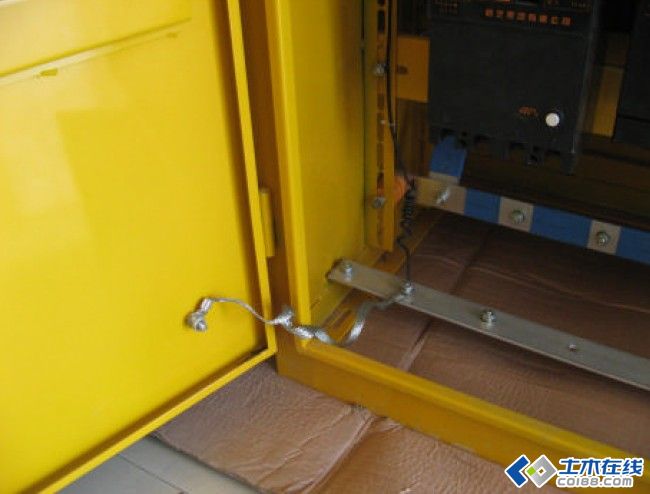 三級配電,二級保護,一機一閘一漏,一箱配電箱及施工要求