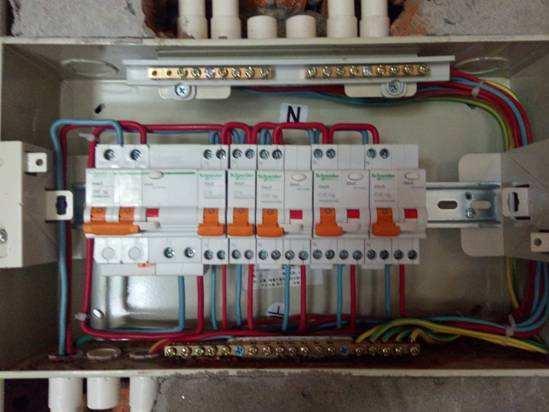 配電箱主開關(guān)需要漏電保護嗎?多年的問題終于解決了...