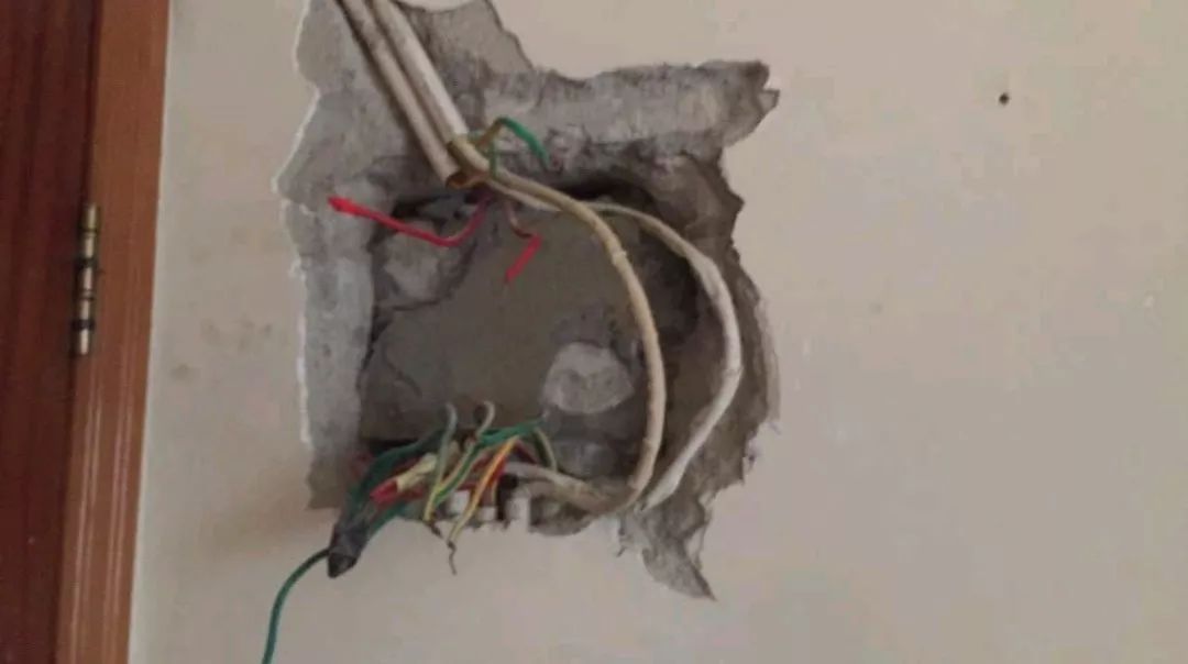 在安裝配電箱之前,這個(gè)細(xì)節(jié)不能馬虎。